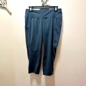 Tangerine Dark Gray Capri Leggings Size Large